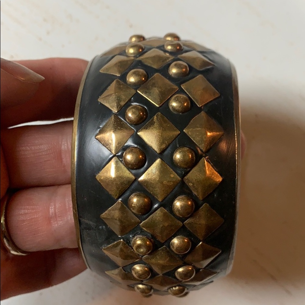 🧟‍♂️studded cuff🧟‍♂️ 5 or More for $15